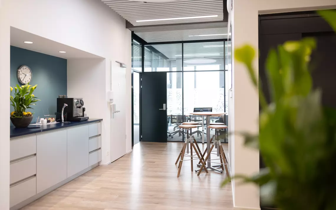 Photographie couleur des bureaux de SDATAWAY